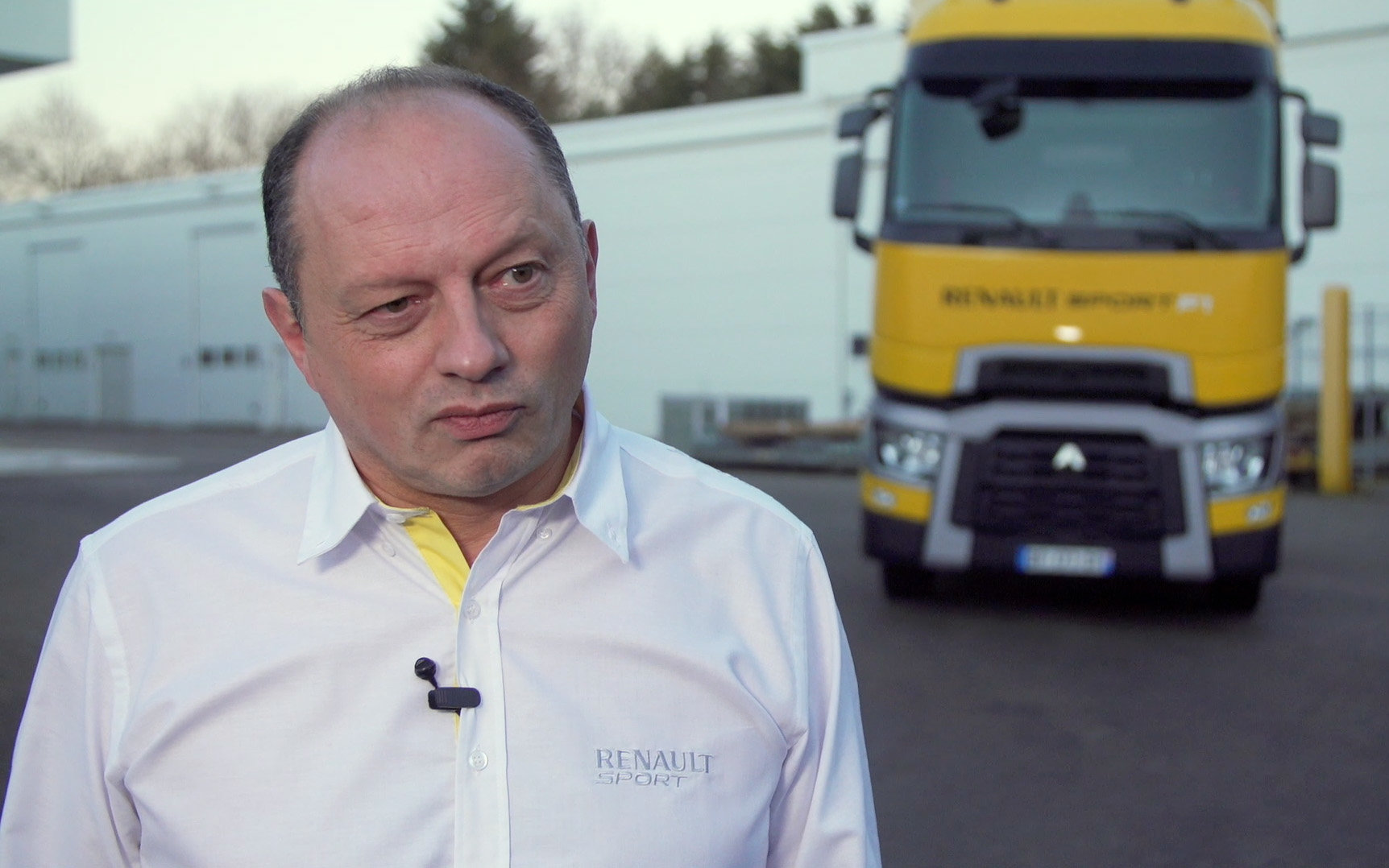 Závodní ředitel Renaultu Frederic Vasseur polemizuje s dánským tiskem
