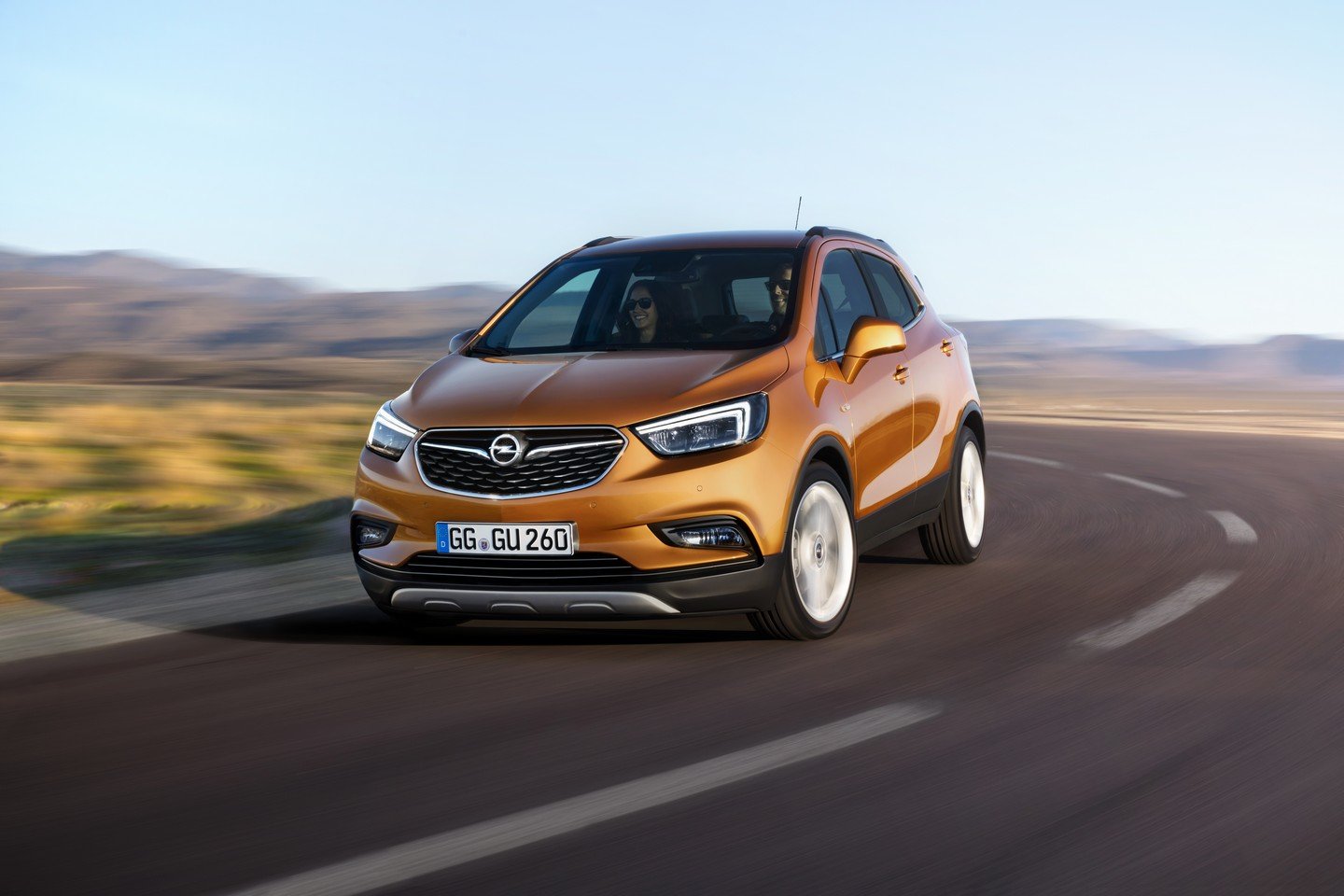 Opel Mokka přichází v omlazené podobě, vedle nového vzhledu dostal i písmeno X.