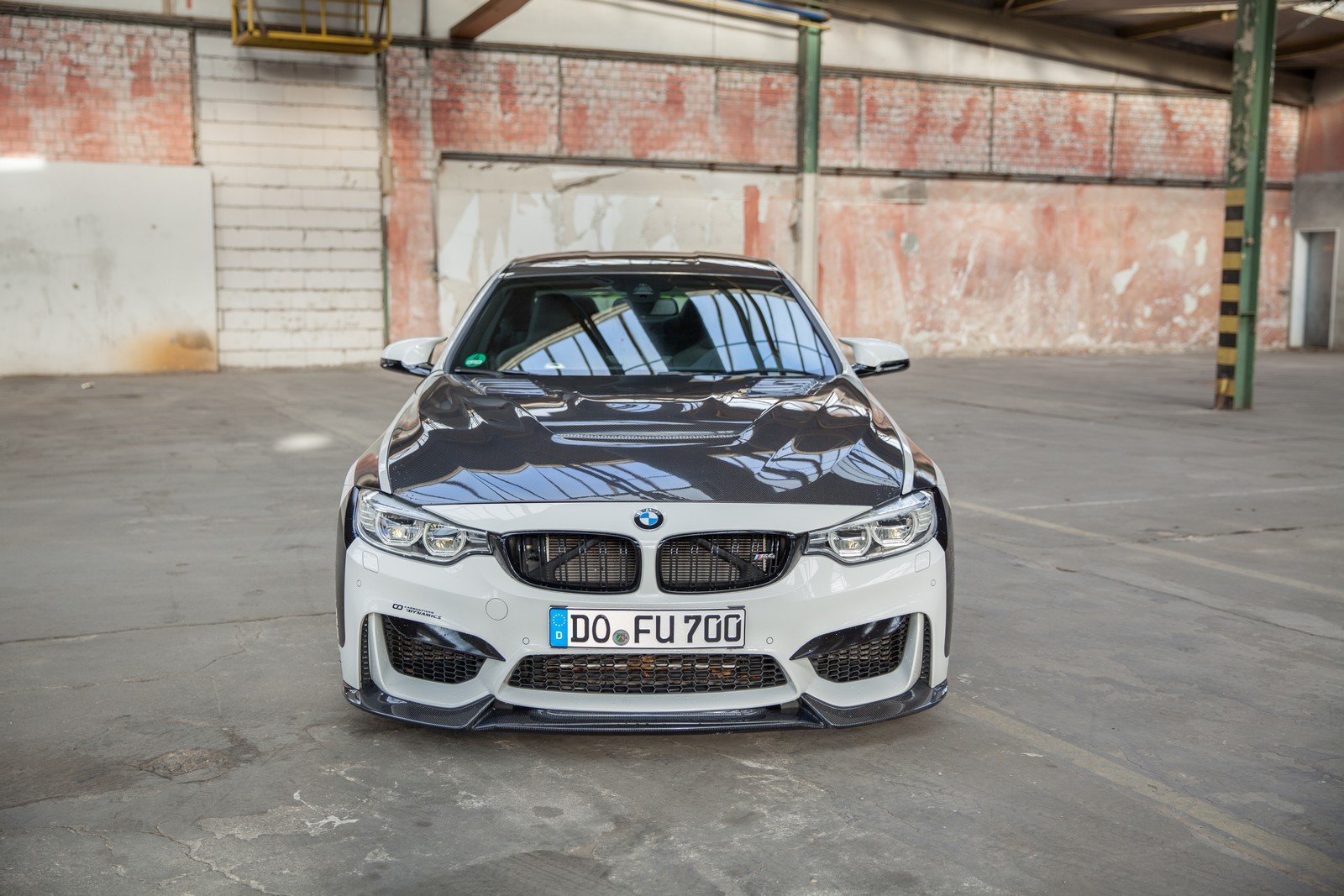 BMW M4 v úpravě od Carbonfiber Dynamics