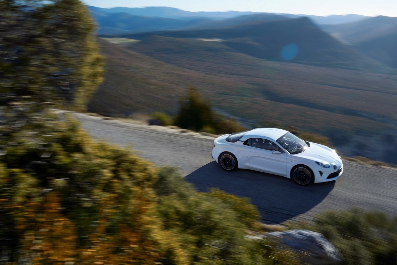 Alpine Vision je moderní reinkarnací kupé A110, v prodeji se objeví příští rok.