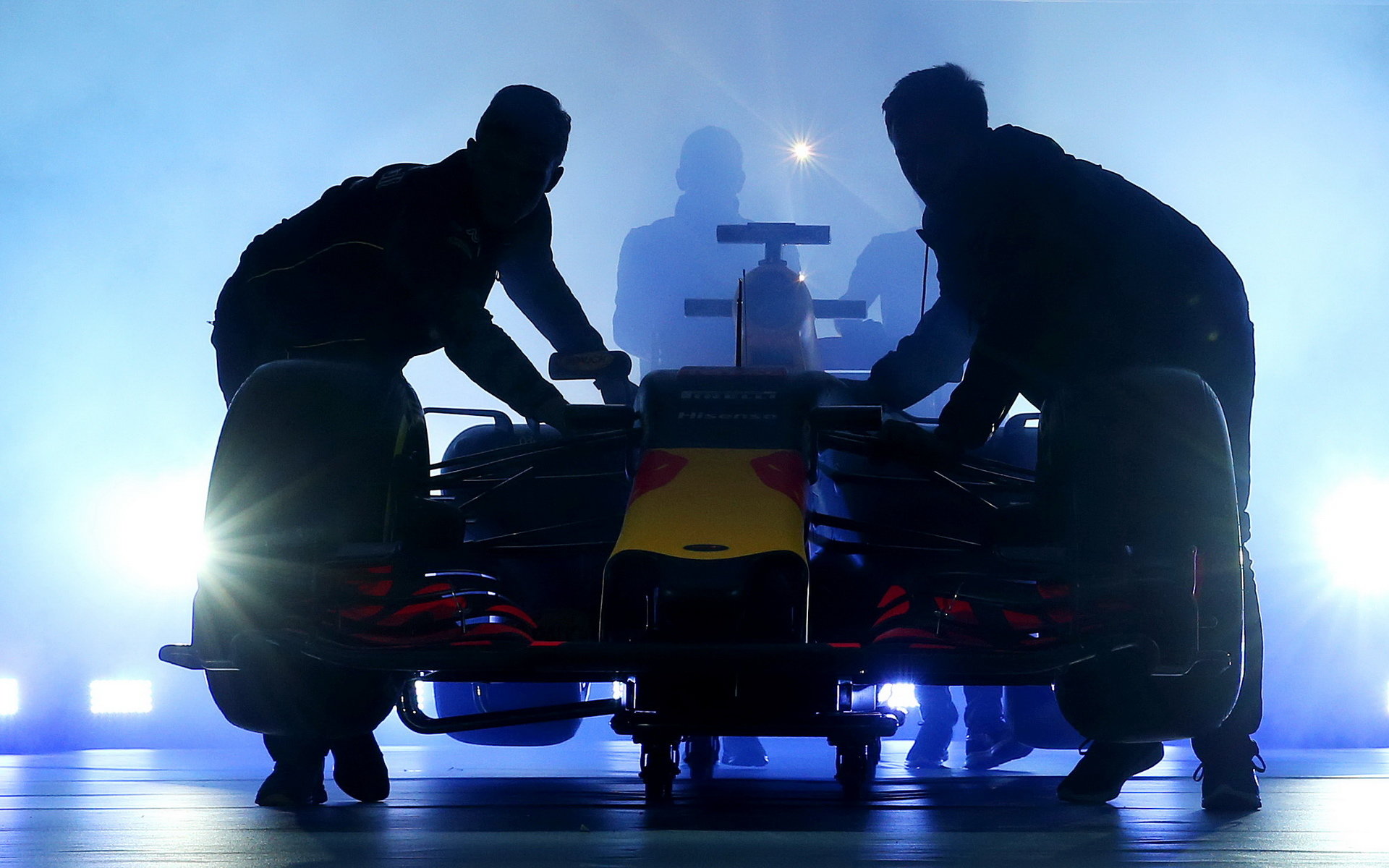 Prezentace nového zbarvení vozu Red Bull pro sezonu 2016