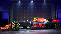 Prezentace nového zbarvení vozu Red Bull pro sezonu 2016