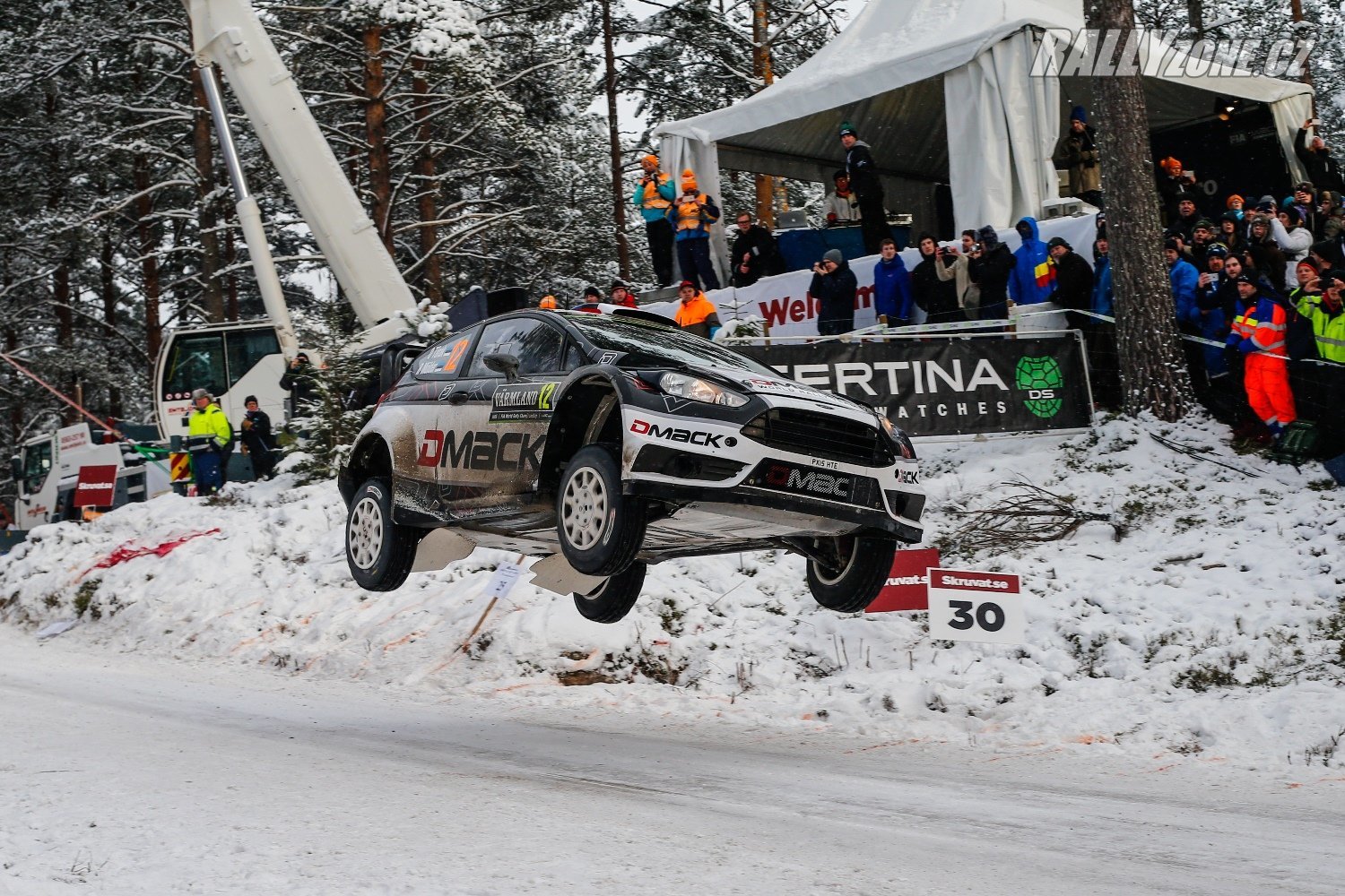 Letos Estonec jezdí i nadále s Fiestou RS WRC, avšak s podporou DMACKu