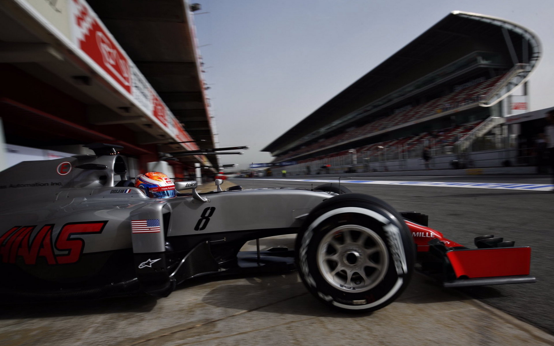 Romain Grosjean se s novým monopostem Haasu svezl zatím jen dopoledne, pak mu v rychlosti kolem 320 km/h upadlo přední křídlo. Uvidíme jej dnes ještě?