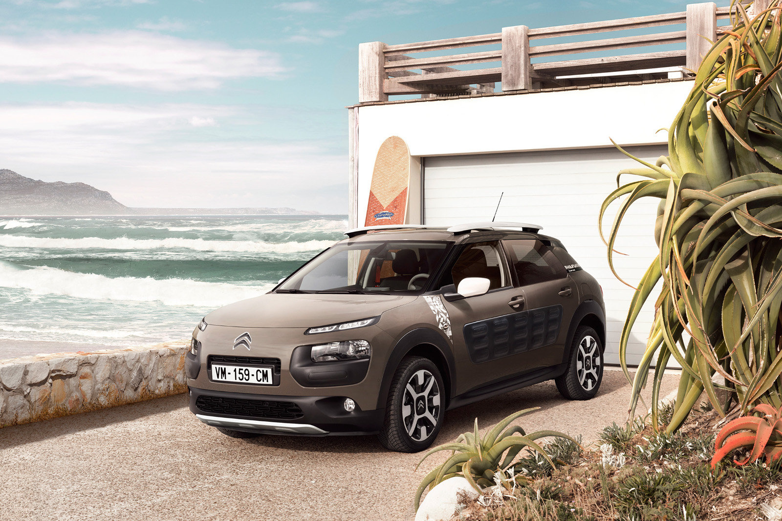 Citroën C4 Cactus Rip Curl je novou edicí populárního modelu, přinášející systém Grip Control.