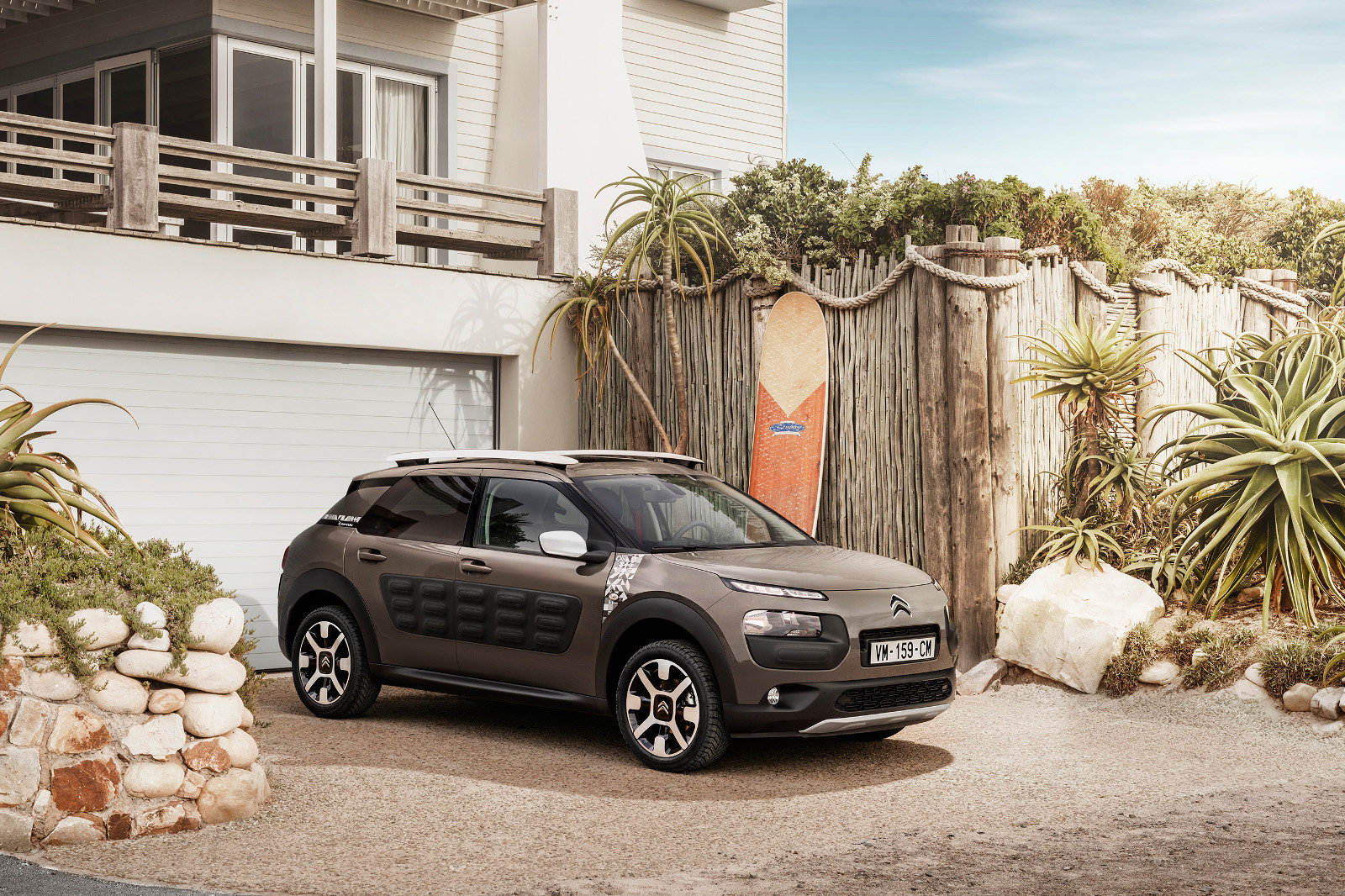 Citroën C4 Cactus Rip Curl je novou edicí populárního modelu, přinášející systém Grip Control.