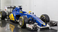 Sauber C34 - Ferrari a nový sponzoři