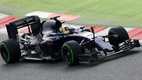 Carlos Sainz při testech vozu Toro Rosso STR11 v Barceloně