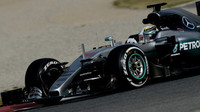 Mercedes první den testů v Barceloně