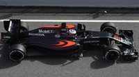 McLaren MP4-31 první den testů v Barceloně