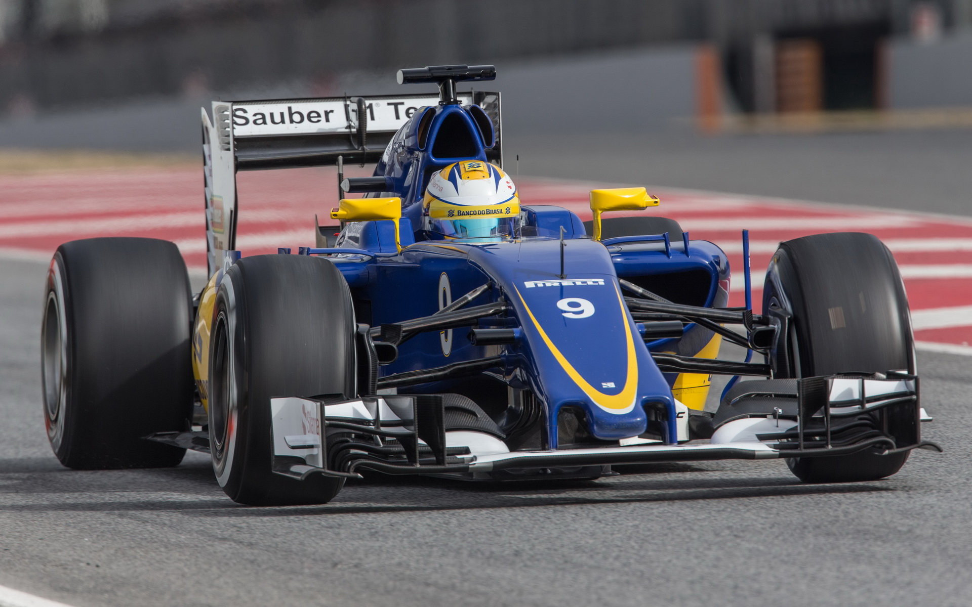 Marcus Ericsson s loňským vozem Sauber C34 - Ferrari při testech v Barceloně