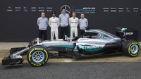 Představení Mercedesu F1 W07 Hybrid v Barceloně