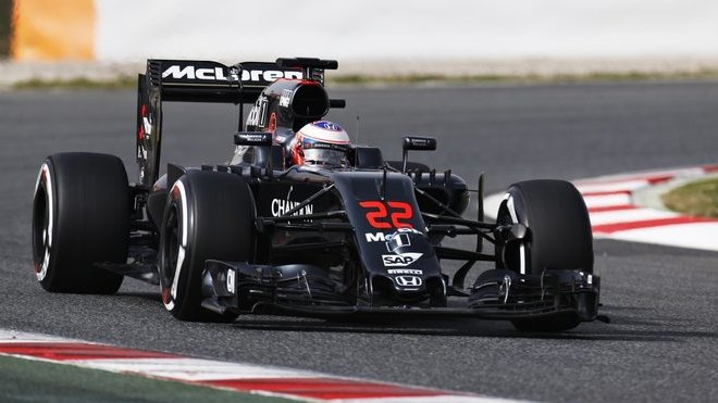 Jenson Button při testech v Barceloně