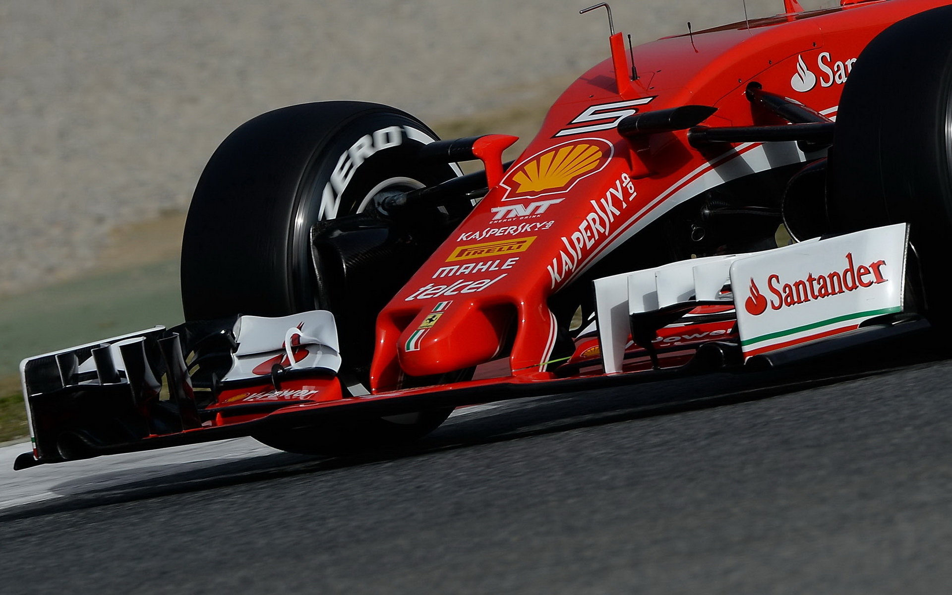 Detail předního křídla vozu Ferrari SF16-H