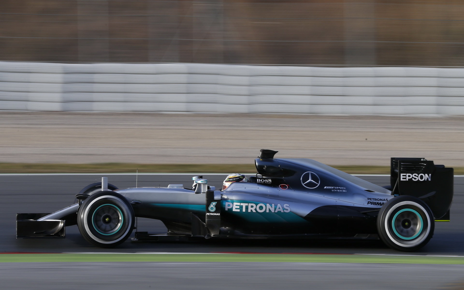 Lewis Hamilton s novým vozem Mercedes F1 W07 Hybrid