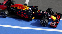 Daniel Ricciardo s vozem Red Bull RB12 - Renault