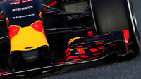 Detail předního křídla vozu Red Bull RB12 - Renault