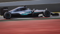 Nico Rosberg s novým vozem Mercedes F1 W07 Hybrid
