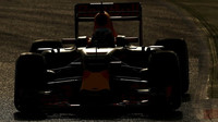 Daniel Ricciardo s novým vozem Red Bull RB12 - Renault