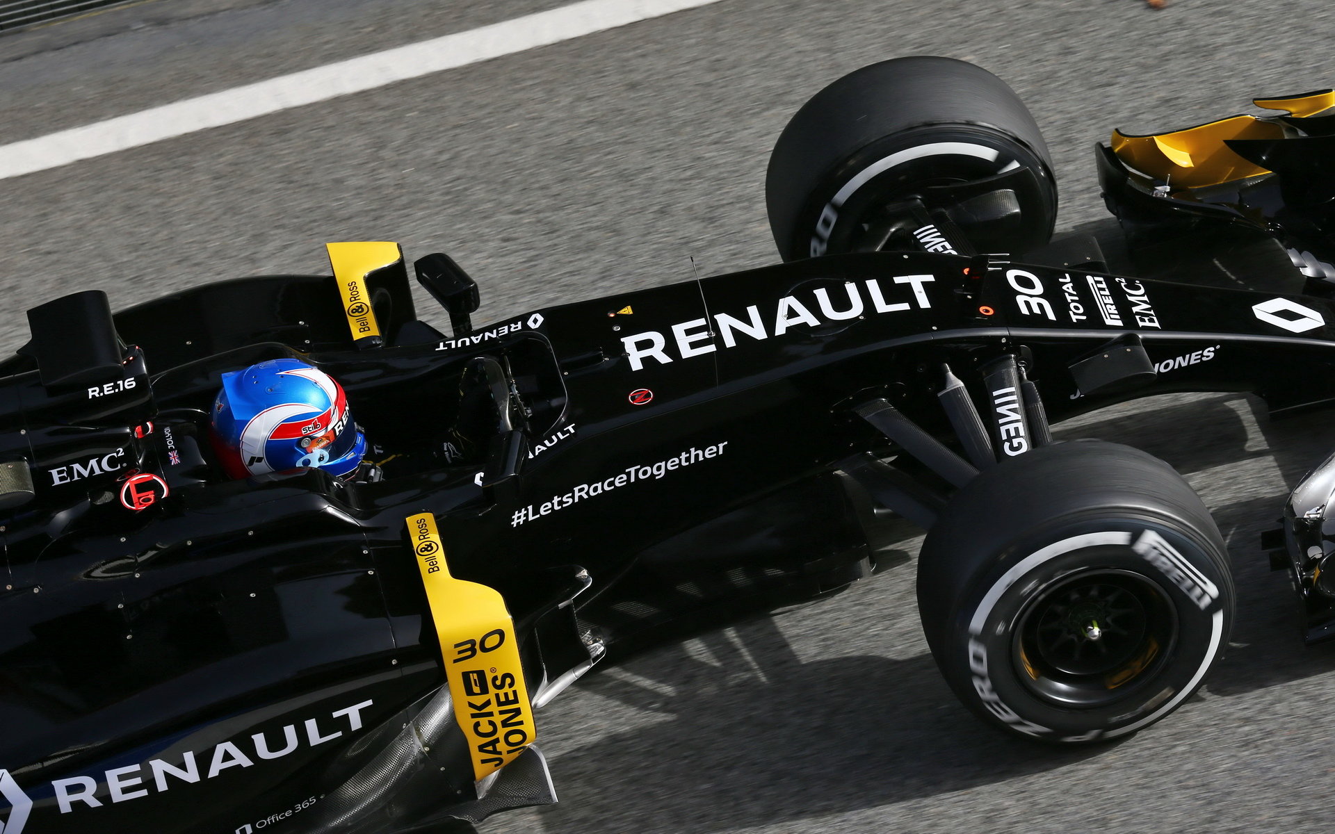 Jolyon Palmer s Renaultem RS16 v Barceloně