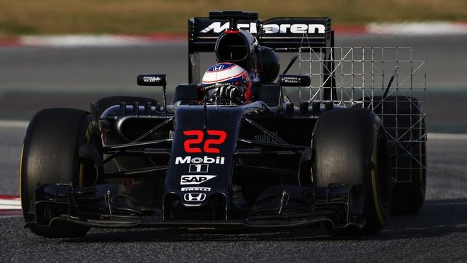 Jenson Button při měření aerodynamiky třetí den testů v Barceloně