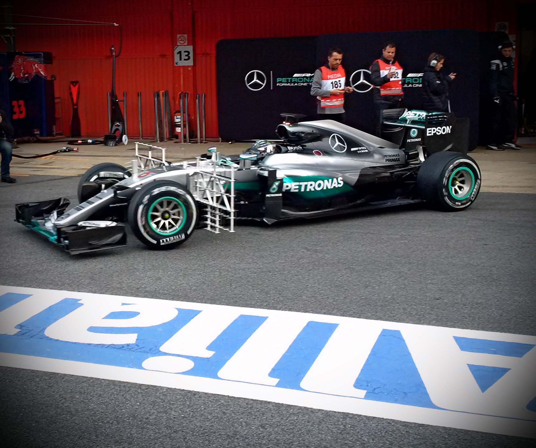 Nico Rosberg zahajuje třetí den v Barceloně měřením aerodynamiky