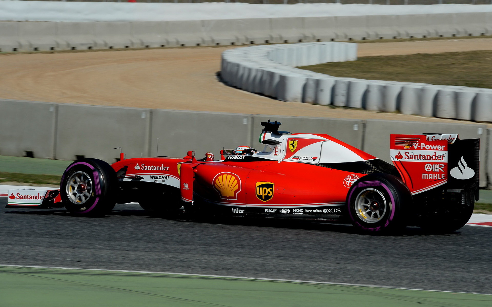 Kimi Räikkönen s Ultra měkkými pneumatikami v Barceloně