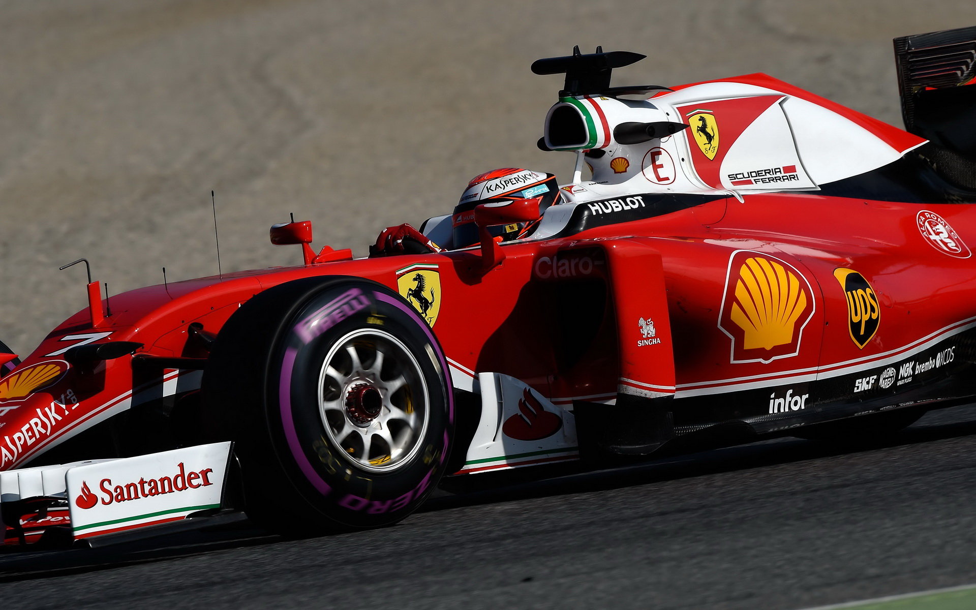 Kimi Räikkönen při čtvrtečních testech v Barceloně