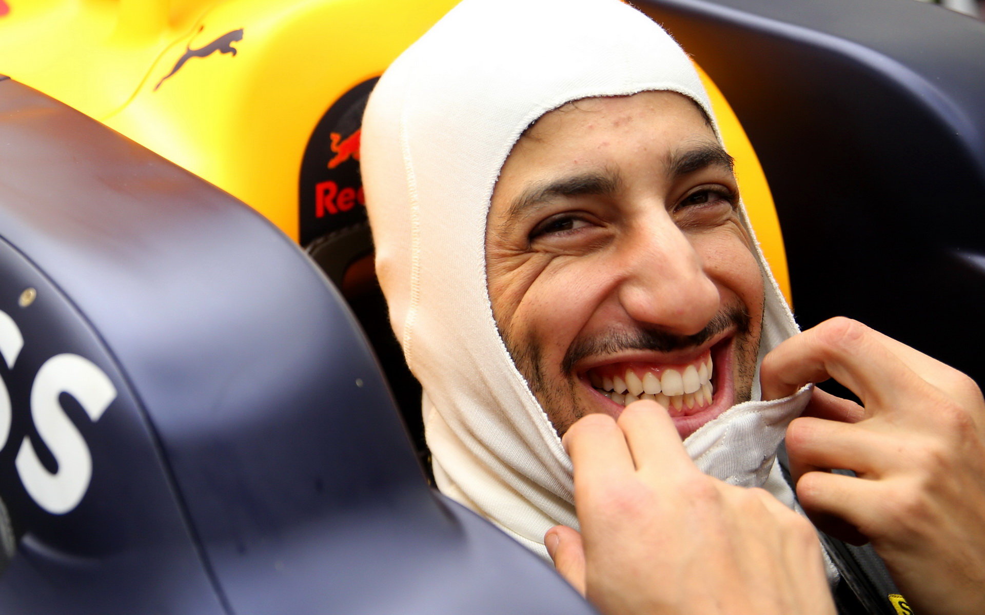Loni Daniel Ricciardo sem tam svůj typický úsměv ztrácel