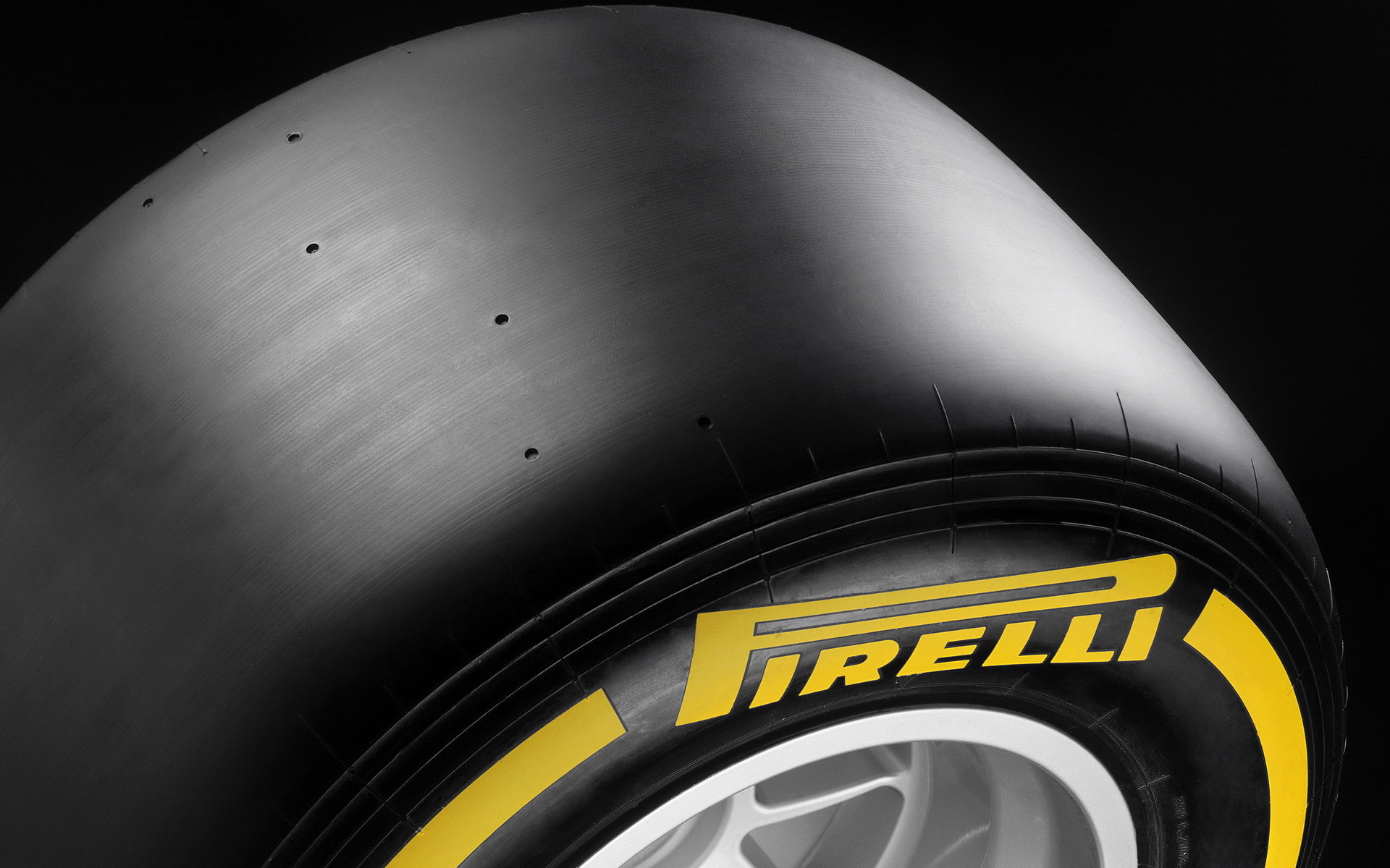 Měkká pneumatika Pirelli pro rok 2016