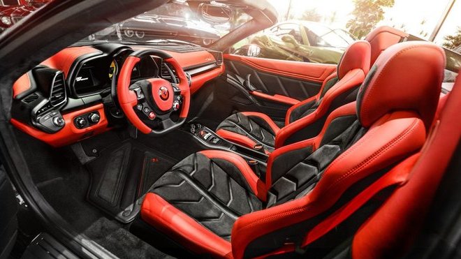 Interiér Ferrari 458 Italia Spider v provedení Carlex Design