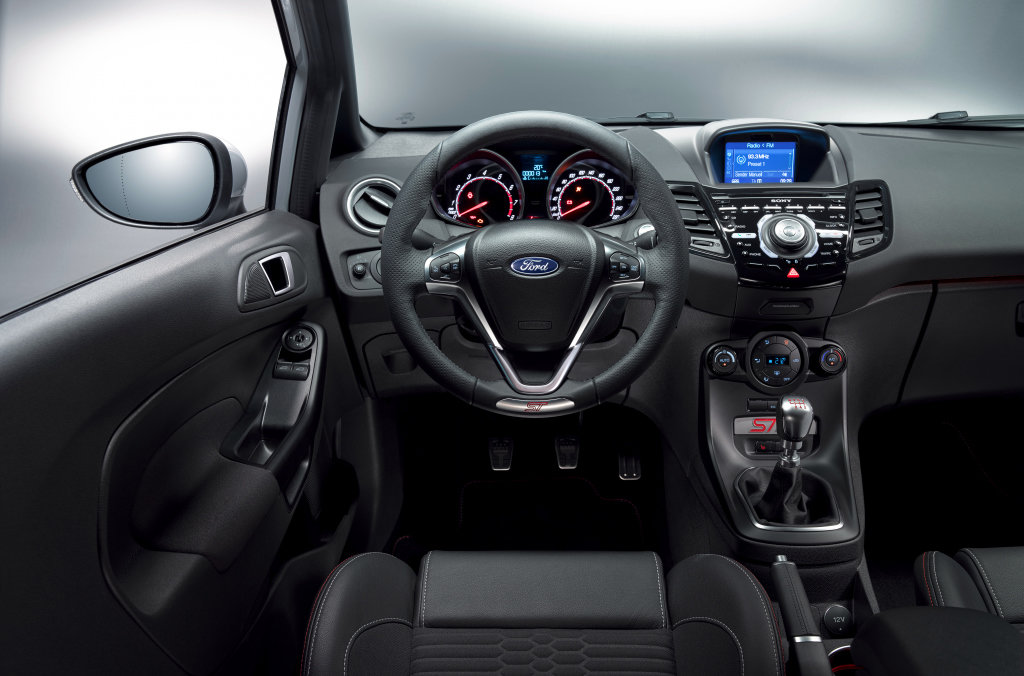 Ford Fiesta ST200 má vyšší výkon i točivý moment.