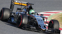 Nico Hülkenberg při posledních předsezonních testech v Barceloně s novým vozem Force India VJM09 - Mercedes