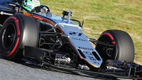 Nico Hülkenberg při posledních předsezonních testech v Barceloně