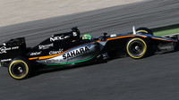 Nico Hülkenberg při posledních předsezonních testech v Barceloně s novým vozem Force India VJM09 - Mercedes