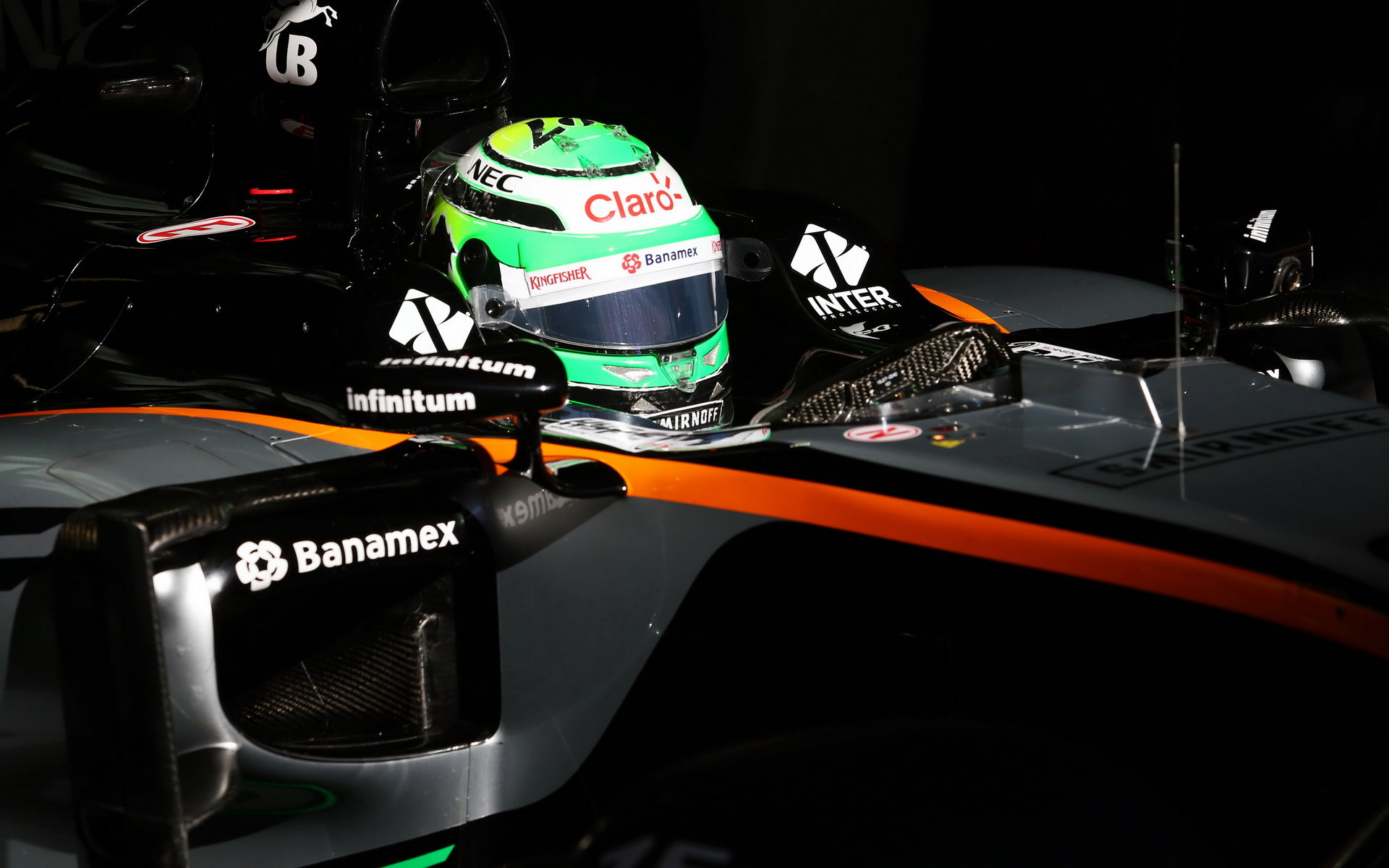 Nico Hülkenberg při posledních předsezonních testech v Barceloně