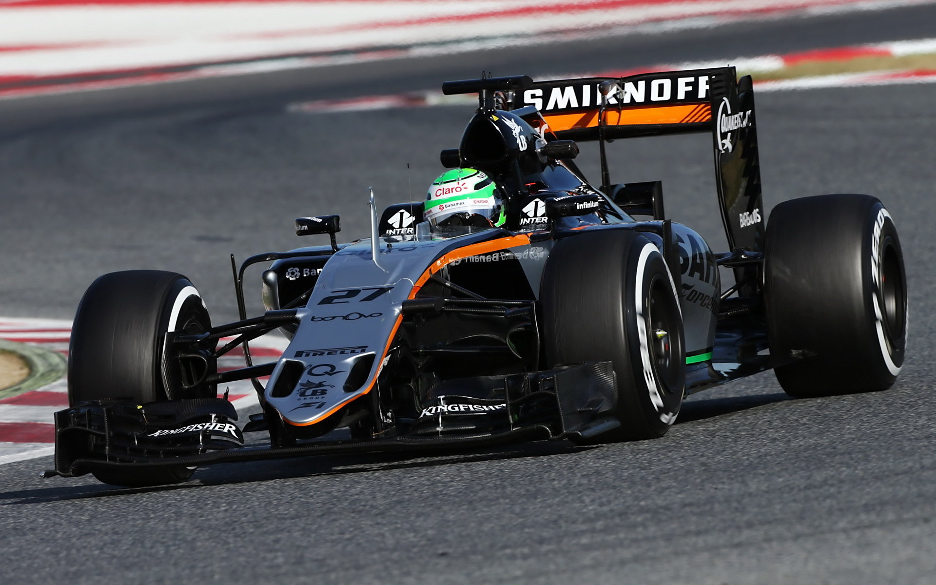 Nico Hülkenberg při posledních předsezonních testech v Barceloně s novým vozem Force India VJM09 - Mercedes