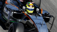 Sergio Pérez při posledních předsezónních testech v Barceloně s novým vozem Force India VJM09 - Mercedes