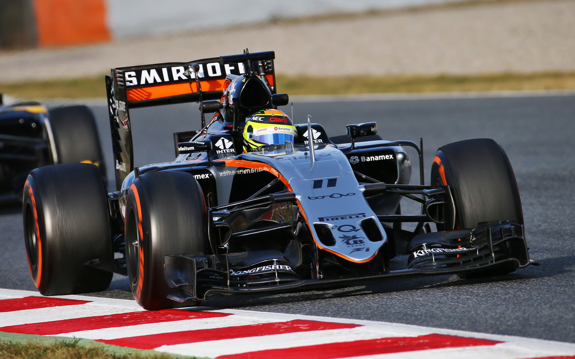Sergio Pérez při posledních předsezónních testech v Barceloně s novým vozem Force India VJM09 - Mercedes