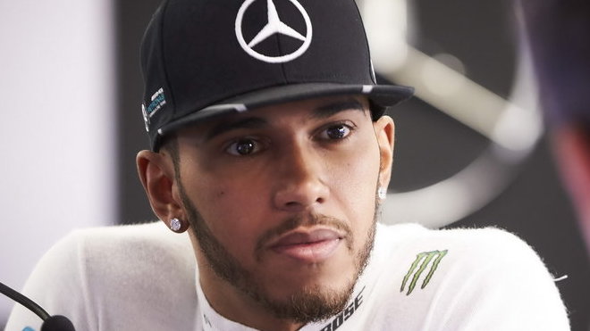 Lewis Hamilton je v prognózách na sezónu 2016 opatrný