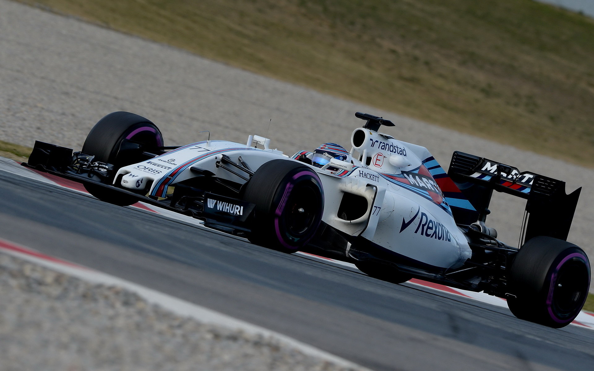 Valtteri Bottas při posledních testech v Barceloně s novým vozem Williams FW38 - Mercedes