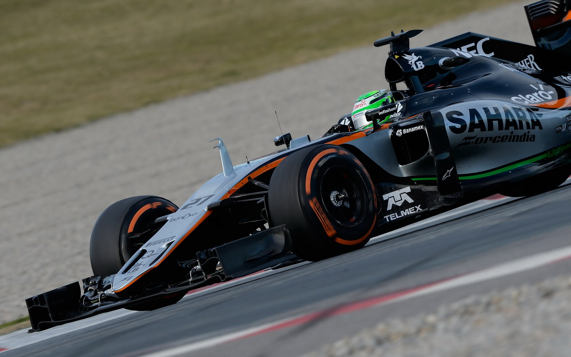 Nico Hülkenberg při posledních testech v Barceloně