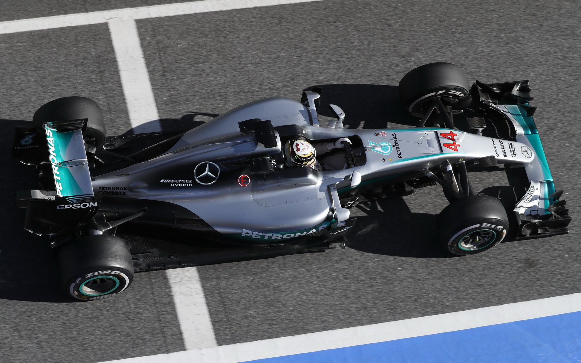 Lewis Hamilton při posledních předsezónních testech v Barceloně