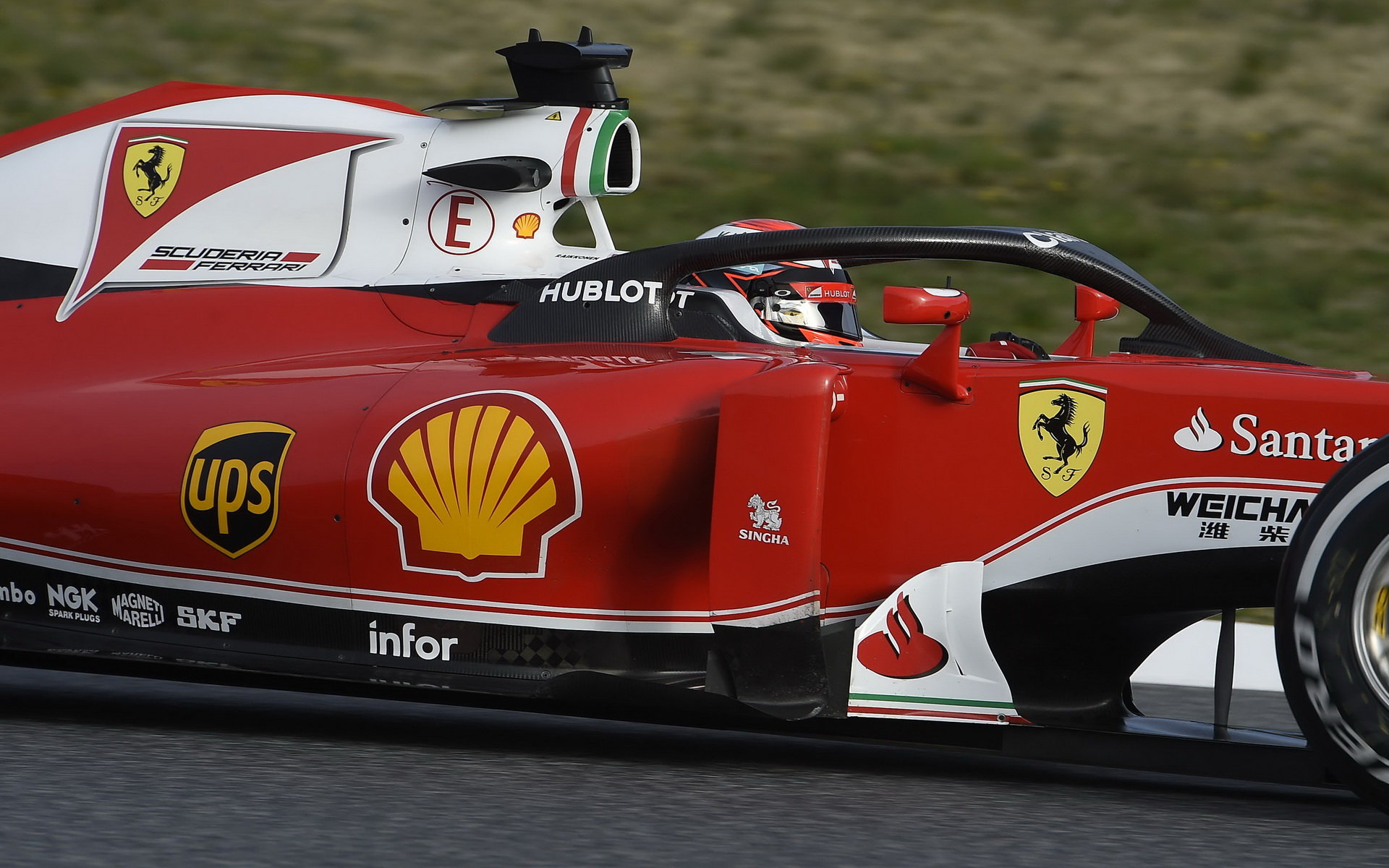 Ferrari v Barceloně otestovalo ochranu kokpitu typu "halo"