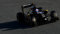 Jolyon Palmer při posledních předsezónních testech v Barceloně s novým vozem Renault RS16