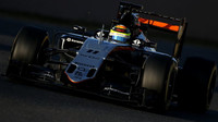 Sergio Pérez při posledních předsezónních testech v Barceloně s novým vozem Force India VJM09 - Mercedes