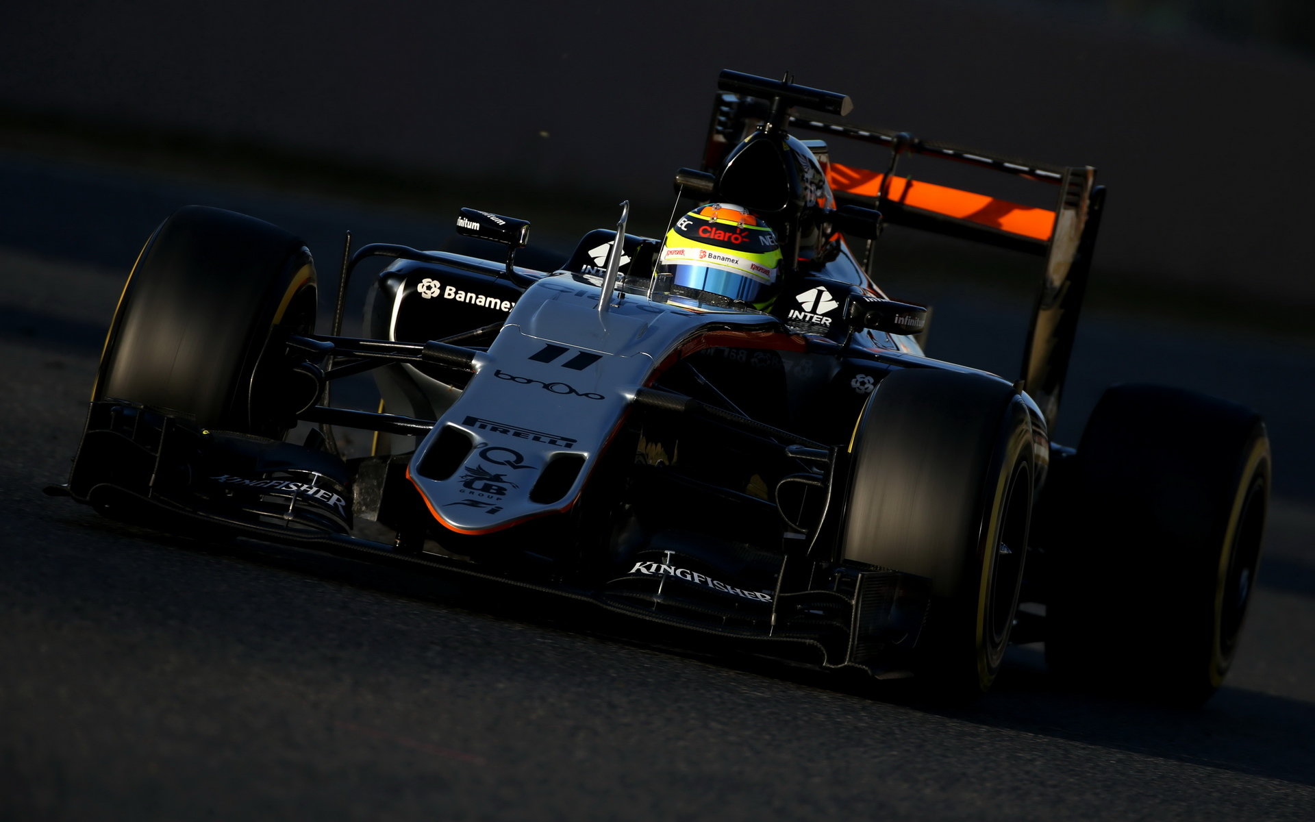 Sergio Pérez při posledních předsezónních testech v Barceloně s novým vozem Force India VJM09 - Mercedes