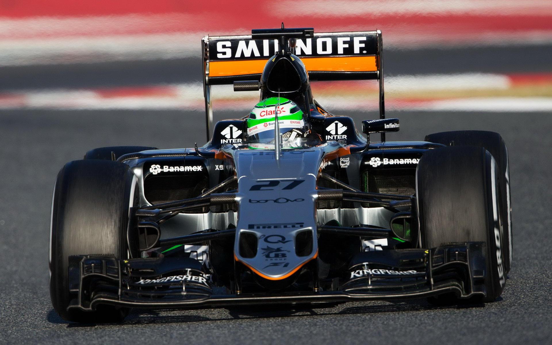 Nico Hülkenberg při posledních předsezónních testech v Barceloně s novým vozem Force India VJM09 - Mercedes