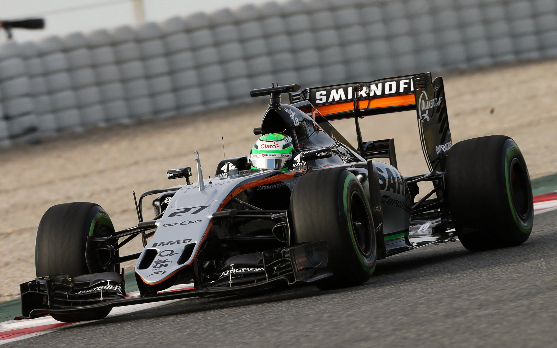 Nico Hülkenberg při posledních předsezónních testech v Barceloně s novým vozem Force India VJM09 - Mercedes