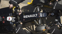 Kevin Magnussen při posledních předsezónních testech v Barceloně